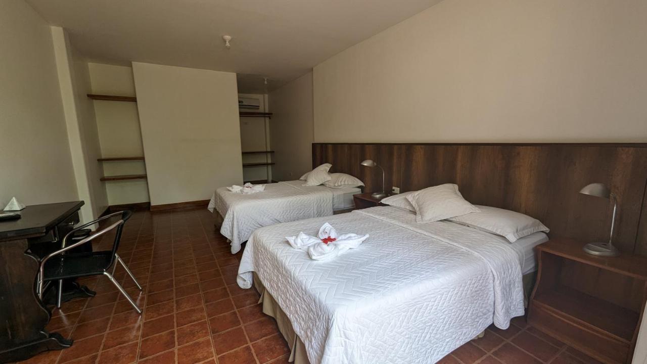 Lava House Hostal Puerto Ayora  Exteriör bild
