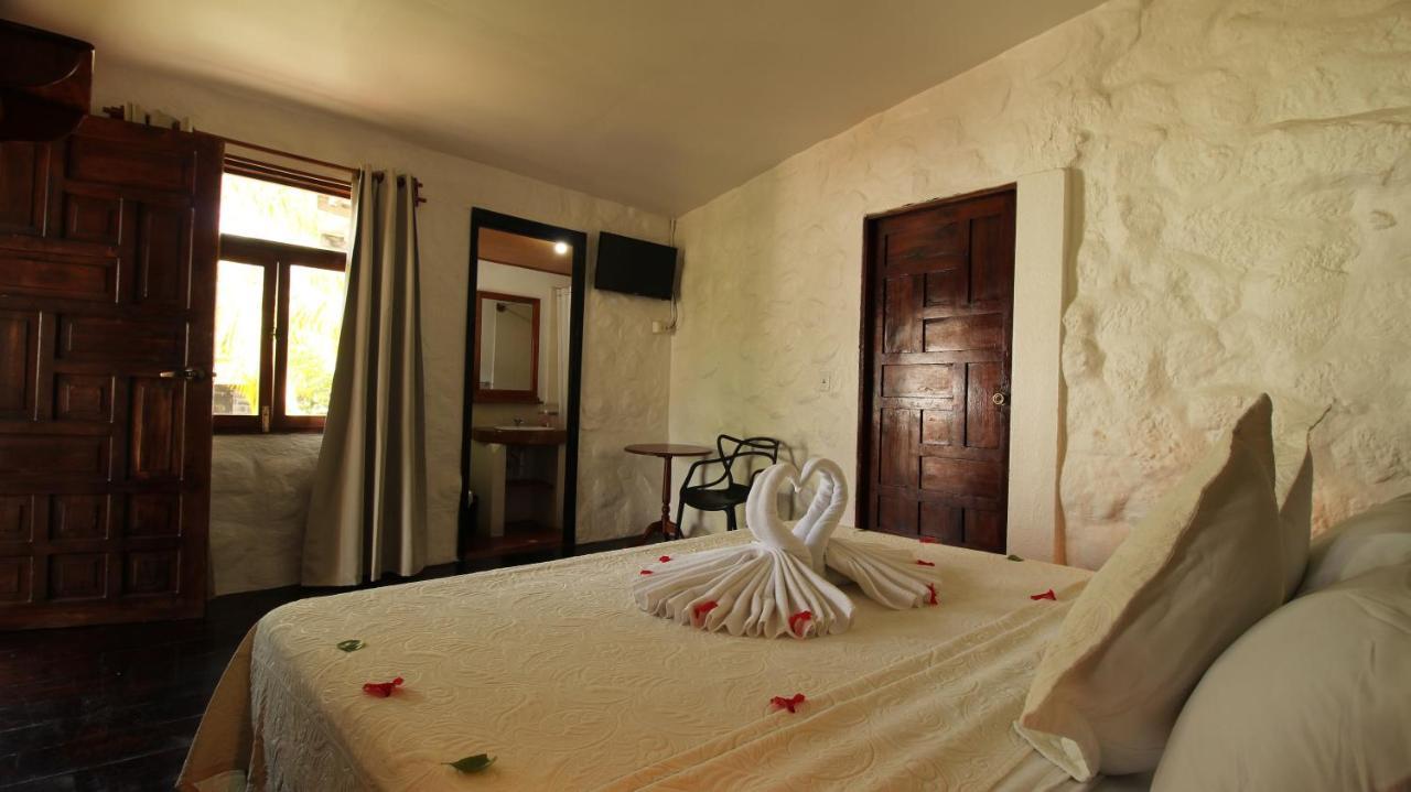 Lava House Hostal Puerto Ayora  Exteriör bild