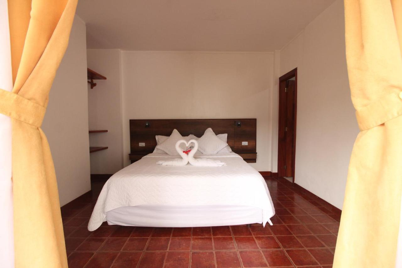 Lava House Hostal Puerto Ayora  Exteriör bild