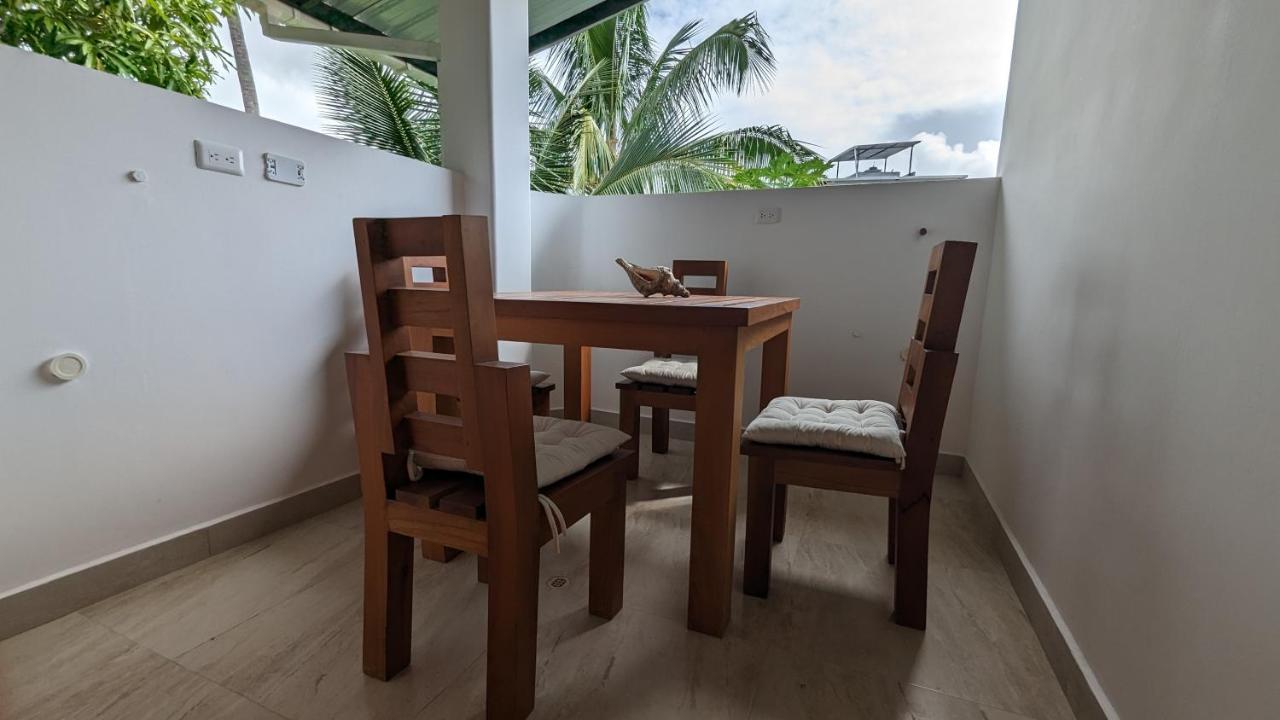 Lava House Hostal Puerto Ayora  Exteriör bild