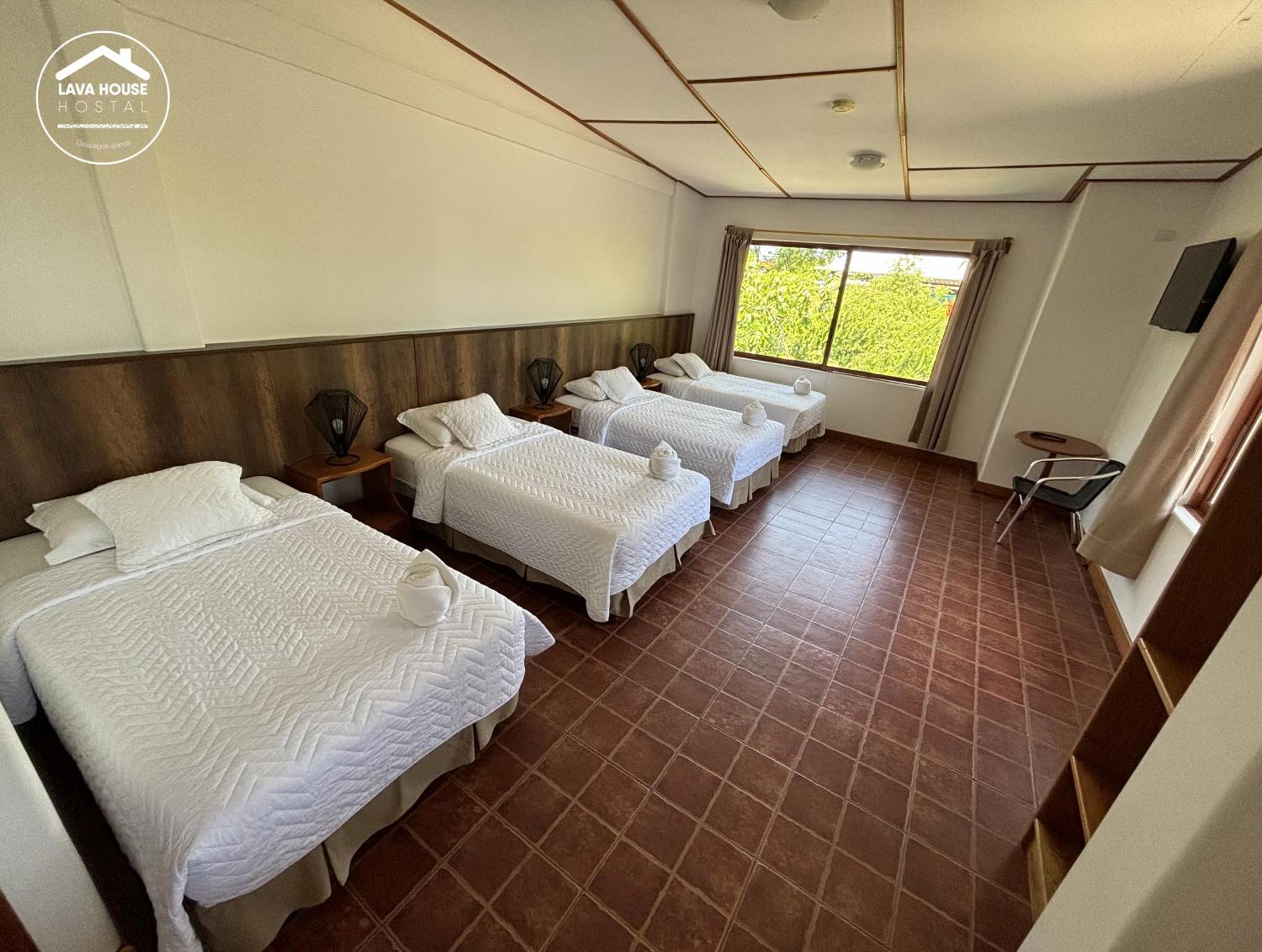 Lava House Hostal Puerto Ayora  Exteriör bild
