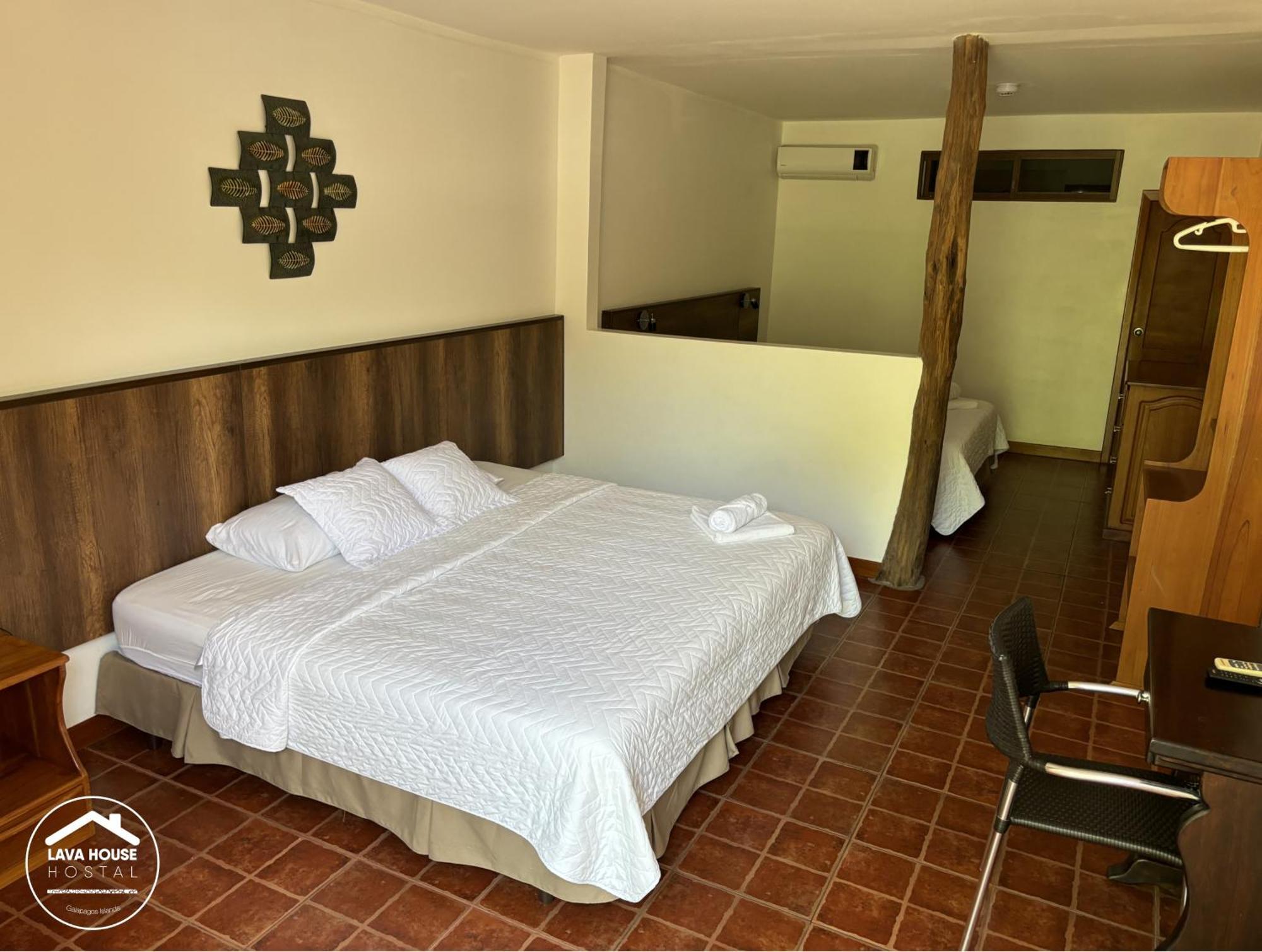 Lava House Hostal Puerto Ayora  Exteriör bild